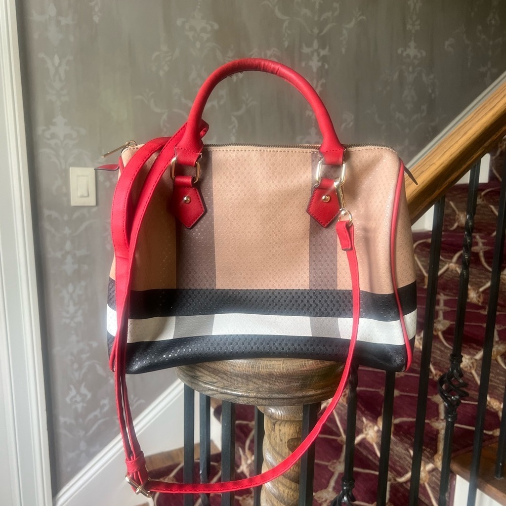 Tote tan, black, white and gray ladies faux leather very good condition - Picture 3 of 9
